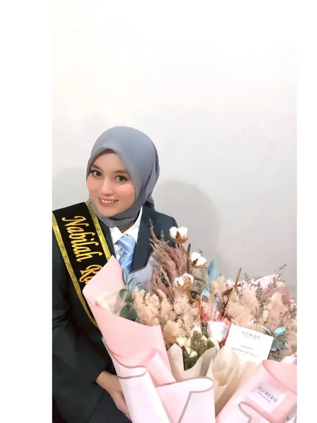 Nabilah JKT48 Rayakan Kelulusan