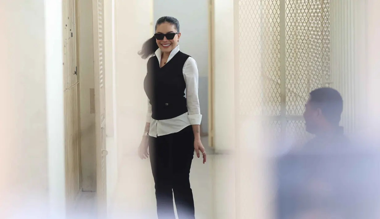 Dalam persidangan, JPU berpendapat, berdasarkan fakta yang terungkap di persidangan, Nikita telah terbukti melakukan tindak pidana pemerasan disertai ancaman dan Tindak Pidana Pencucian Uang (TPPU). (Kapanlagi.com/Budy Santoso)