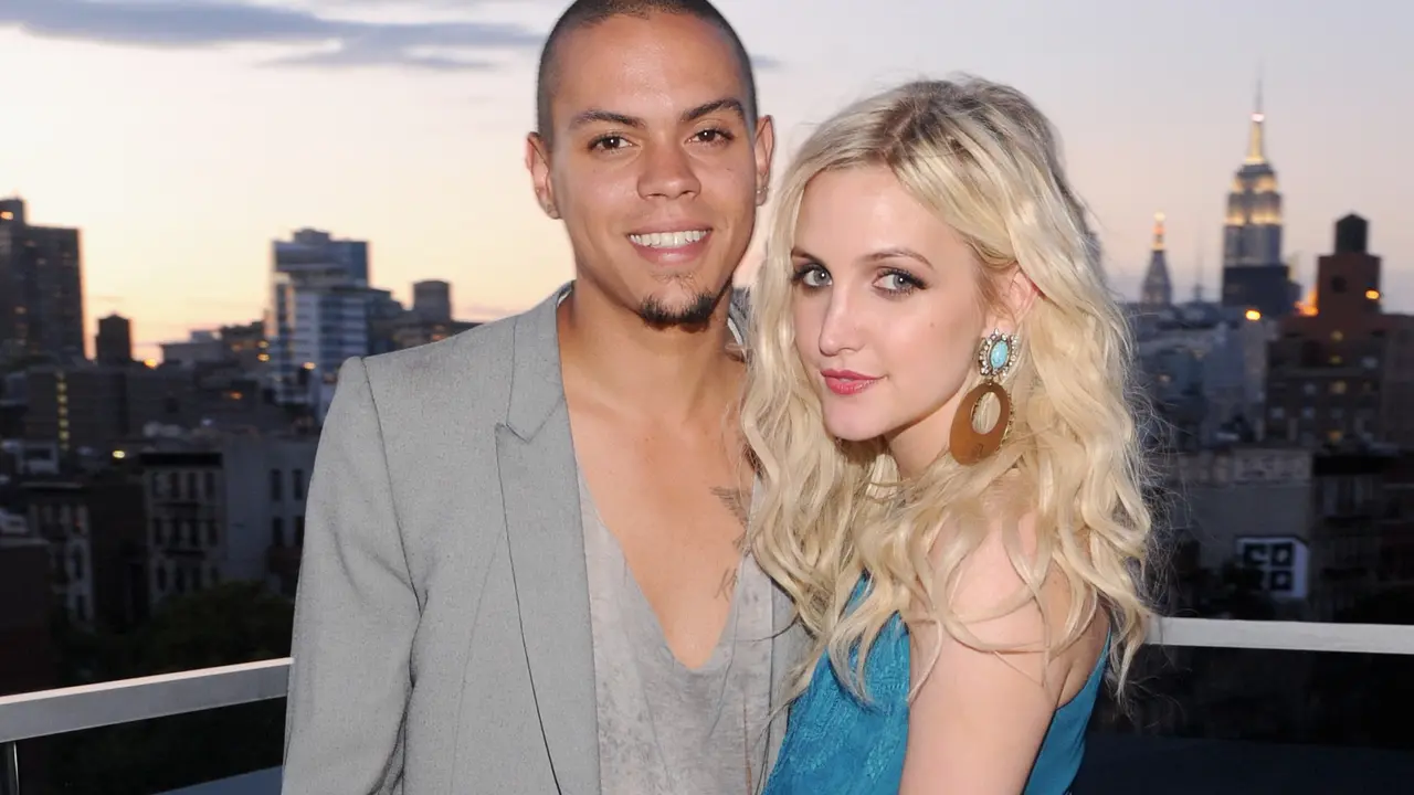 Cerita Ashlee Simpson tentang Hamil Keduanya