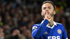 Setelah nyaris merebut gelar juara Liga Inggris musim 2022/2023, Arsenal diprediksi akan mati-matian musim depan untuk tak lagi mengulangi kesalahan terpeleset di akhir musim. Kedalaman skuad menjadi harga mati untuk mengantisipasi kejadian serupa yang menimpa pasukan Mikel Arteta terulang. Lima pemain berikut berpotensi untuk didatangkan Arsenal demi menjadi yang terbaik di kasta teratas sepak bola Inggris, mengulang raihan 20 tahun lalu saat terakhir kali The Gunners menjuarai Liga Inggris musim 2003/2004. (AFP/Oli Scarff)