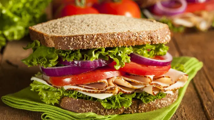 4 Sandwich Sehat untuk Camilan Tengah Malam