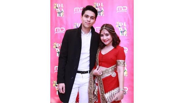 Dikabarkan Putus, Ini 7 Momen Kebersamaan Prilly Latuconsina dan Maxime Bouttier