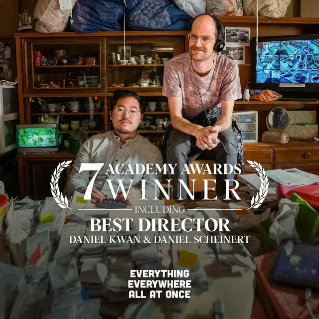 Daniel Kwan dan Daniel Scheinert meraih Piala Oscar 2023 Sutradara Terbaik lewat film Everything Everywhere All at Once. (Foto: Dok. Instagram @everythingeverywheremovie)