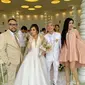 Kim Kurniawan dan Elisabeth Novia menikah (Sumber: Instagram/angelypeggy)