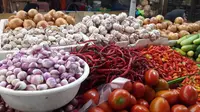 Harga sayuran di Pasar Kebayoran Lama. Liputan6.com/Bawono Yadika
