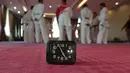 Waktu yang singkat membuat Karateka Indonesia terus berlatih mematangkan teknik dan fisik sebelum bertanding pada ajang SEA Games 2017 di The Belezza, Permata Hijau, Jakarta, Senin (07/8/2017). (Bola.com/Nicklas Hanoatubun)