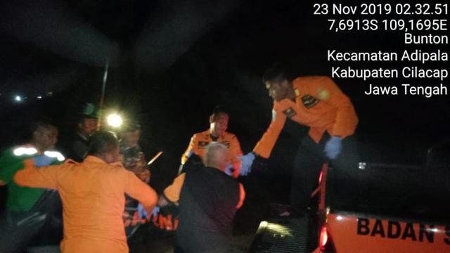 Kecelakaan laut kembali terjadi di perairan selatan Cilacap, tiga nelayan hilang, dua orang ditemukan meninggal dunia. (Foto: Liputan6.com/Basarnas/Muhamad Ridlo)