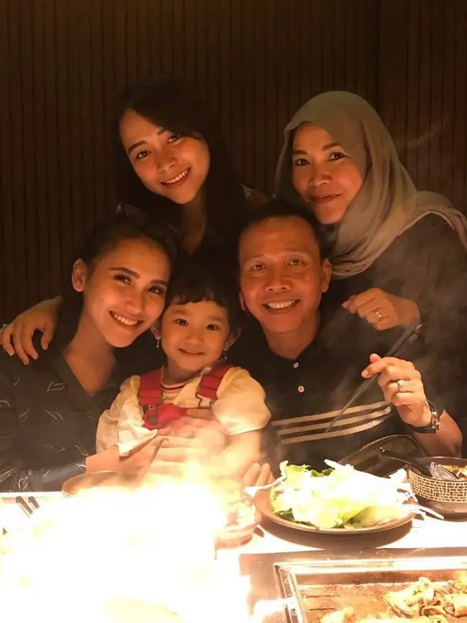 [Bintang] Ayu Ting Ting