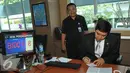 Menteri Pendayagunaan Aparatur Negara dan Reformasi Birokrasi (PANRB), Yuddy Chrisnandi melakukan sidak ke Balai Kota di hari pertama kerja, Jakarta, Rabu (22/7/2015). (Liputan6.com/Herman Zakharia)