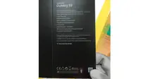 Gambar boks Galaxy S9 yang memperlihatkan spesifikasi perangkat tersebut (Sumber: Engadget)