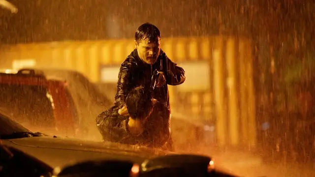 Salah satu adegan film Midnight in the Switchgrass. (Foto: Dok. Emmett Furla Oasis Films/ Lionsgate)