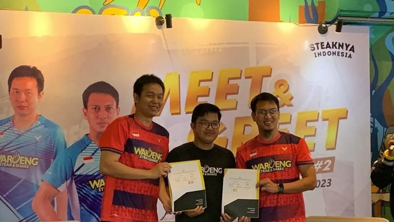 Pasangan ganda putra Indonesia, Mohammad Ahsan-Hendra Setiawan resmi memperpanjang kontrak kerja sama dari sponsor utama mereka yaitu Waroeng Steak & Shake.