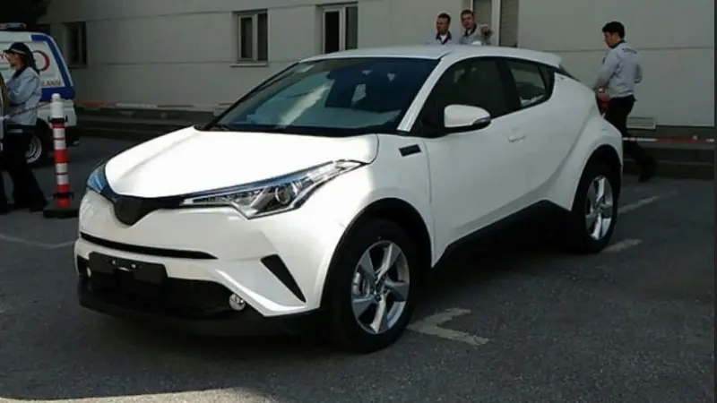 Resmi, Toyota C-HR Lawan Honda HR-V Diproduksi di Turki