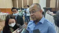 Direktur Utama PAM Jaya Arief Nasrudin menjelaskan penyebab tercemarnya air di DKI Jakarta oleh bakteri E. coli (Escherichia coli) yang berasal dari tinja. (Dok. Liputan6.com/Winda Nelfira)