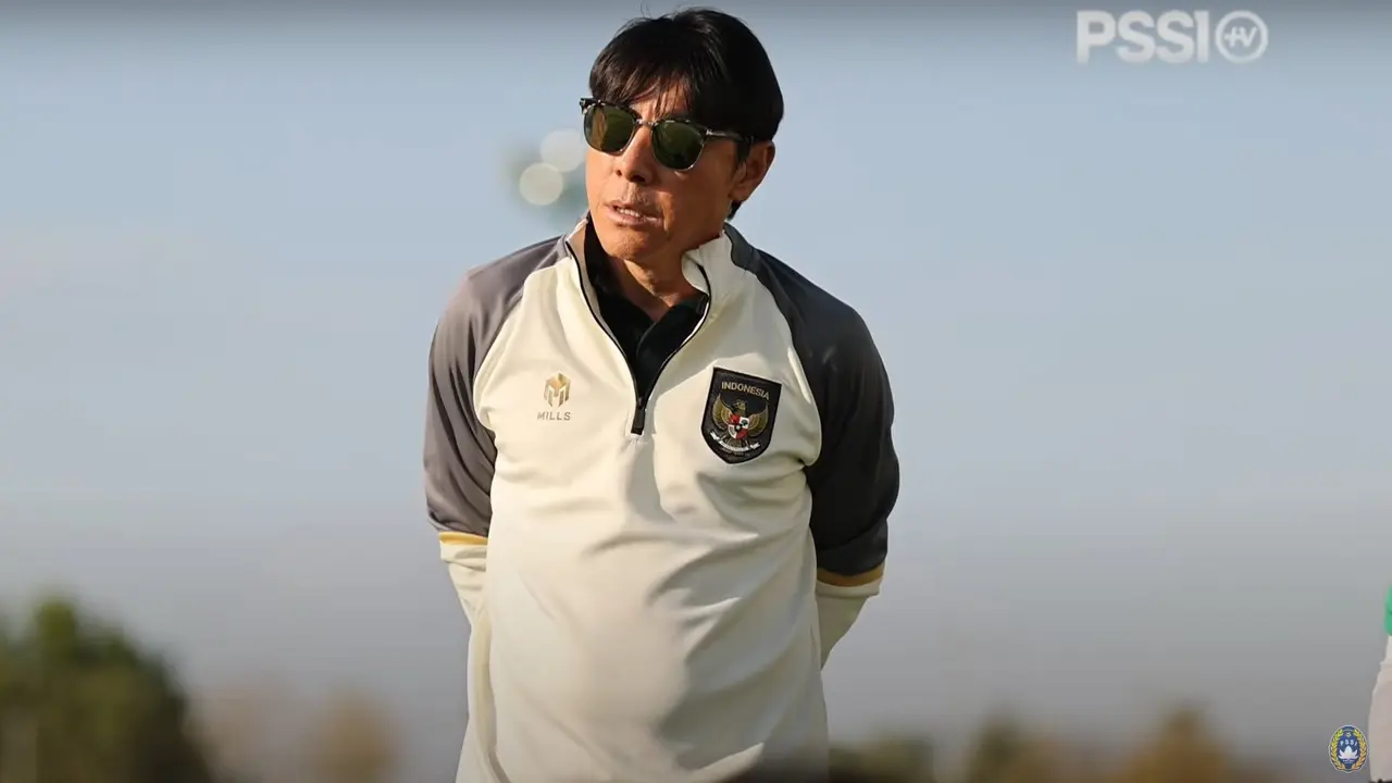 Pelatih Timnas Indonesia U-20, Shin Tae-yong ketika menyemprot Barnabas Sobor.