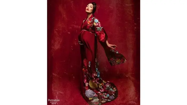 5 Gaya Ayu Dewi Saat Maternity Shoot, Kece Abis