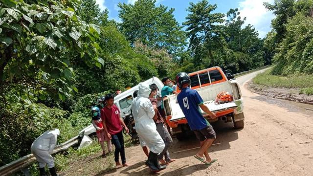 Sopir Kelelahan, Mobil Pasien Corona Covid-19 Ini Alami Kecelakaan