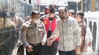 Suami Irish Bella itu telah menjalani masa tahanan dan rehabilitasi selama 6,5 bulan sejak penangkapan. Dengan vonis tersebut, masa tahanan Ammar tinggal tersisa dua minggu lagi. [Foto: KapanLagi.com/Muhammad Akrom Sukarya]