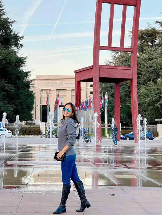 Ira Wibowo Liburan di Switzerland (Instagram/irawbw)