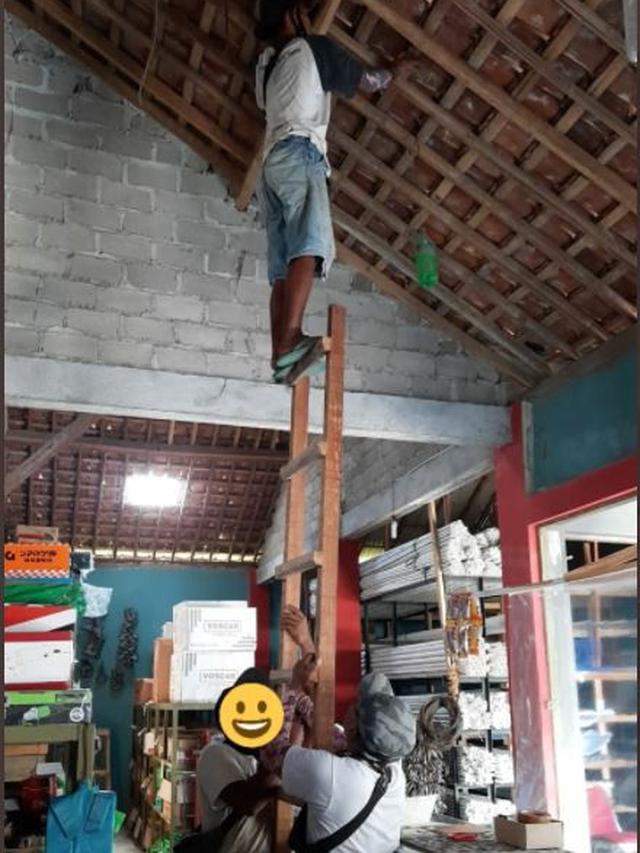 6 Kelakuan Tukang Bangunan saat Melindungi Diri Ini Nyeleneh Banget