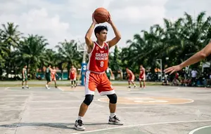 Bagaimana Cara Melakukan Overhead Pass dalam Bola Basket dengan Teknik yang Benar