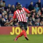 Gelandang Southampton, Victor Wanyama, disebut-sebut masuk dalam daftar buruan Arsenal pada bursa transfer Januari 2016. (AFP/GLYN KIRK)