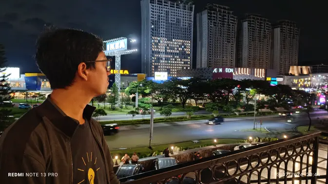 <p>Hasil foto waktu malam dari kamera Redmi Note 13 Pro Plus (Liputan6.com/Robinsyah Aliwafa Zain)</p>