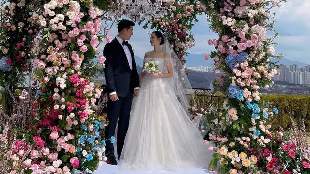 Gaun Pernikahan Son Ye Jin saat menikahn dengan Hyun Bin empat tahun lalu. [@yejinhand]