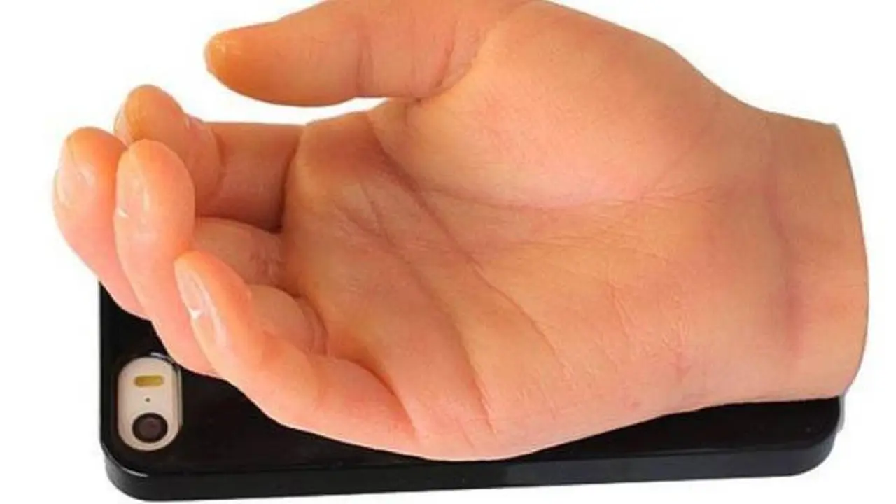 Case smartphone aneh