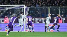 Inter Milan kembali gagal meraih kemenangan saat bertamu ke markas Fiorentina pada lanjutan Liga Italia. Pada pertandingan pekan ke-30 Serie A 2025/2026 itu, Nerazzurri ditahan imbang dengan skor 1-1. (AFP/Tiziana Fabi)