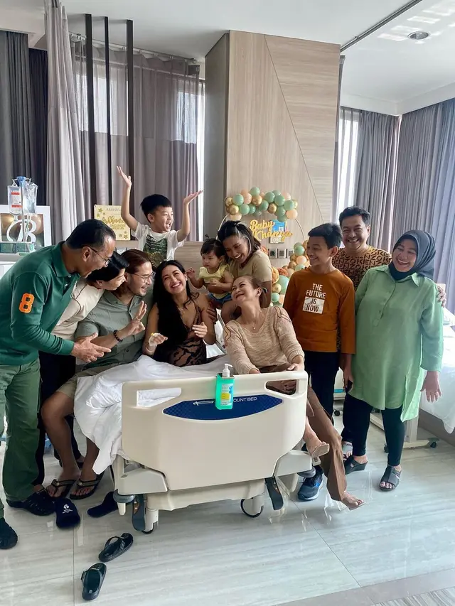 Sylvia Fully Melahirkan Anak Ketiga
