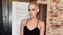 Kristen Stewart saat menghadiri pemutaran film 'PERSONAL SHOPPER' di Flux and Cinefamily Hosted Premiere di The Carondelet House di Los Angeles, California, AS, Selasa (7/3). (AFP Photo/ Frazer Harrison)