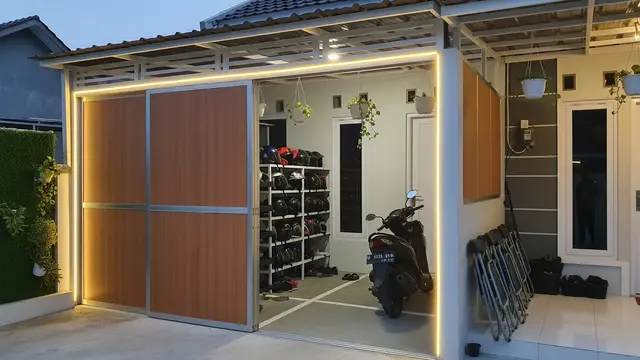 Model Teras Rumah Modern dengan Rak Helm & Parkir Motor Tertata/ Ilustrasi AI