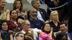 Mike Tyson (tengah) menonton pertandingan tenis antara Serena Williams melawan Danka Kovinic pada putaran pertama kejuaraan tenis US Open 2022 di New York, Amerika Serikat, 29 Agustus 2022. (AP Photo/John Minchillo)