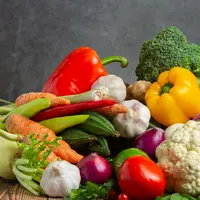 Mengonsumsi lebih banyak sayur dan buah baik untuk penyakit Hepatitis. (foto: jcomp/freepik)