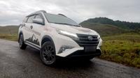 Daihatsu Terios digunakan untuk berpetualang sekitar Bau-bau, Sulawesi Tenggara (Otosia.com/Arendra Pranayaditya)