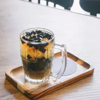 ilustrasi es cincau/KorradolYamsatthm/Shutterstock