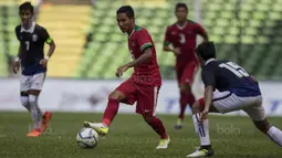 1. Nama Evan Dimas Darmono tentu sudah tidak asing bagi pencinta sepak bola di Tanah Air. Gelandang berusia 22 tahun ini memiliki skill diatas rata-rata dan sekaligus nyawa dari permainan Timnas Indonesia. (Bola.com/Vitalis Yogi Trisna)