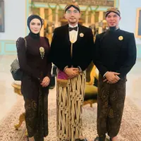 Mulan Jameela Hadir di Keraton Surakarta Bersama Ahmad Dhani. [@ahmaddhaniofficial]