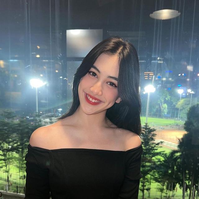 6 Potret Chelsea Davina JKT48, Viral karena Diduga Curi Sound Gitar Orang Lain