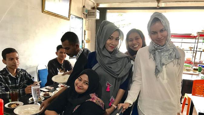 Sophia Latjuba saat Pakai Hijab (Sumber: Instagram/sophia_latjuba88)