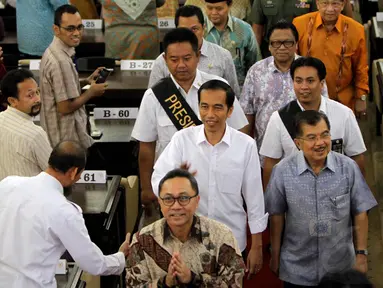 Jokowi-JK menghadiri gladi resik pelantikan presiden dan wakil presiden di gedung MPR/DPR, Jakarta, (19/10/14). (Liputan6.com/Johan Tallo)