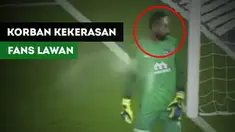 Wajah Kiper Istanbul Basaksehir, Volkan Babacan terkena lemparan botol saat menghadapi Fenerbahce di Liga Turki.