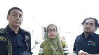 Ratih Puspa Nusati, pelapor Sukmawati Soekarnoputri atas tuduhan penistaan agama usai diperiksa di Polda Metro Jaya, Kamis (28/11/2019) malam. (Liputan6.com/Ady Anugrahadi)