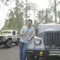 Calon Wakil Gubernur Emil Dardak mengikuti ekspedisi bersama komunitas Jeep (Liputan6.com/Dian Kurniawan)
