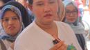 Deputi Bidang Pengawas Obat Tradisional Suplemen Kesehatan dan Kosmetik BPOM Mayagustina Andarini menghadiri kampanye Cerdas Memilih dan Menggunakan Kosmetik Aman dan Bermutu di Pusat Grosir Asemka, Jakarta, Sabtu (24/11). (Liputan6.com/Herman Zakharia)