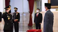 Presiden Joko Widodo atau Jokowi melantik Listyo Sigit Prabowo sebagai Kapolri di Istana Negara, Rabu (27/1/2021). (Foto: Sekretariat Presiden)