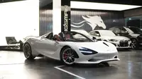 Showroom Supercar di Batam Ini Punya McLaren 750S Spider Satu-Satunya di Indonesia