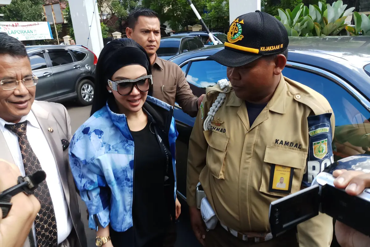 Artis Syahrini menjadi saksi dalam sidang First Travel di Pengadilan Negeri Depok. (Liputan6.com/Ady Anugrahadi)