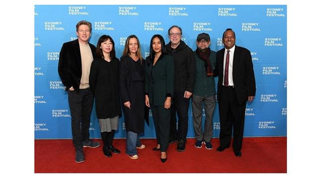 7 Potret Happy Salma Hadiri Sydney Film Festival, Jadi Wakil Dalam Film Terbarunya